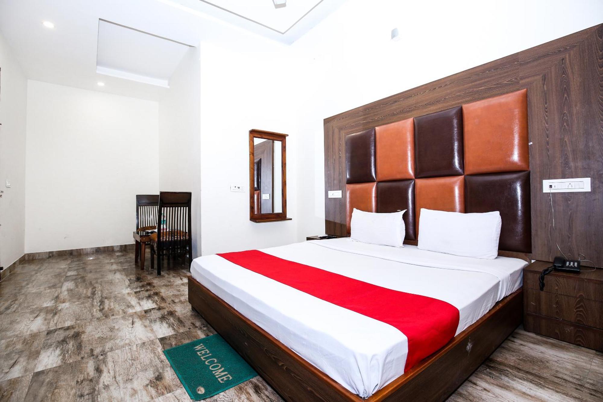 Hotel Woodcrest Zirakpur Chandigarh- Best Family Hotel - Luxurious Rooms - Unit Of Sidham Group Exterior foto
